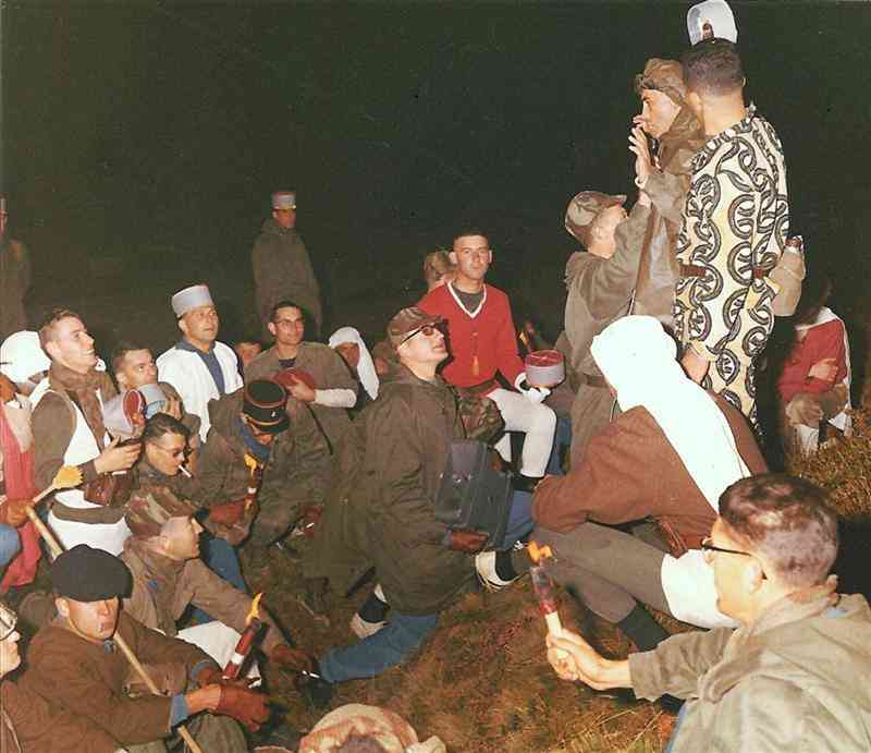 04_Num0009 (Delle Luche).jpg - ... bénédiction des participants... 